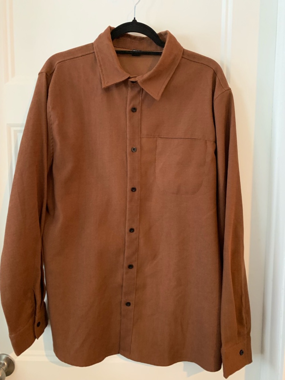 Manfinity Men's textured Brown Casual Long-Sleeve Button-Down Shirt